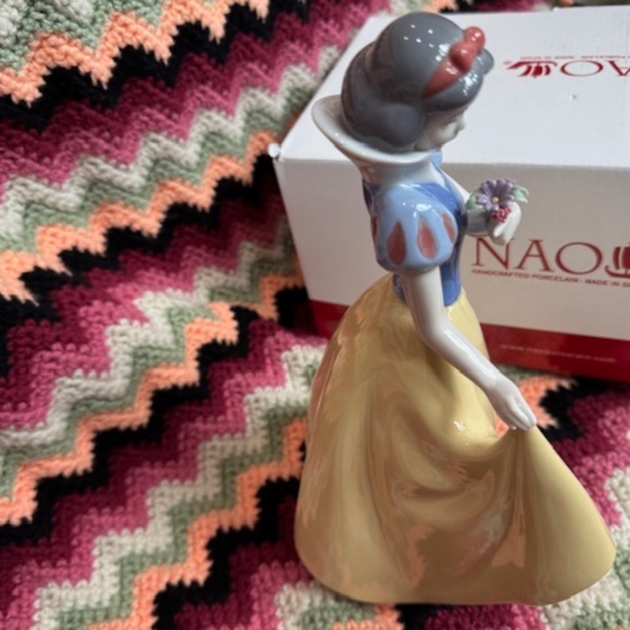 Lladro NAO Snow White Disney Princess Sculpture Figurine - Picture 7 of 16
